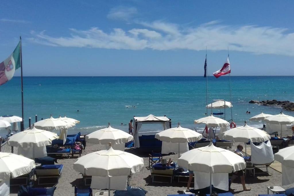 Appartamento Vittoria Pietra Ligure Ngoại thất bức ảnh